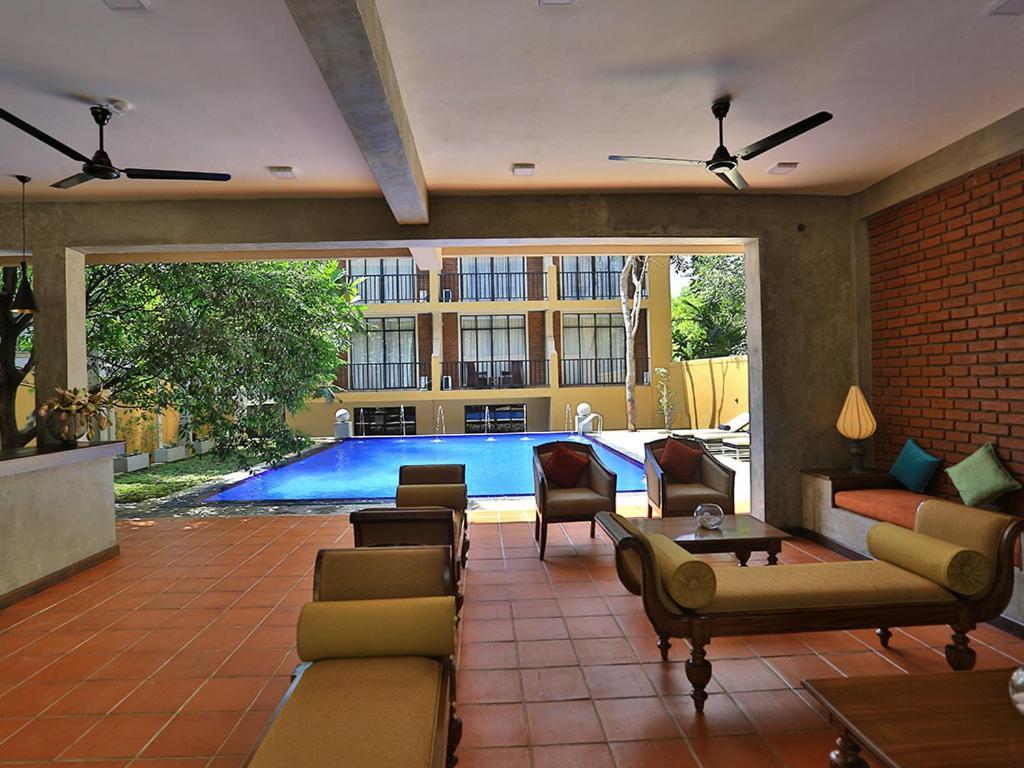 Lily'S Resort Habarana Exterior foto