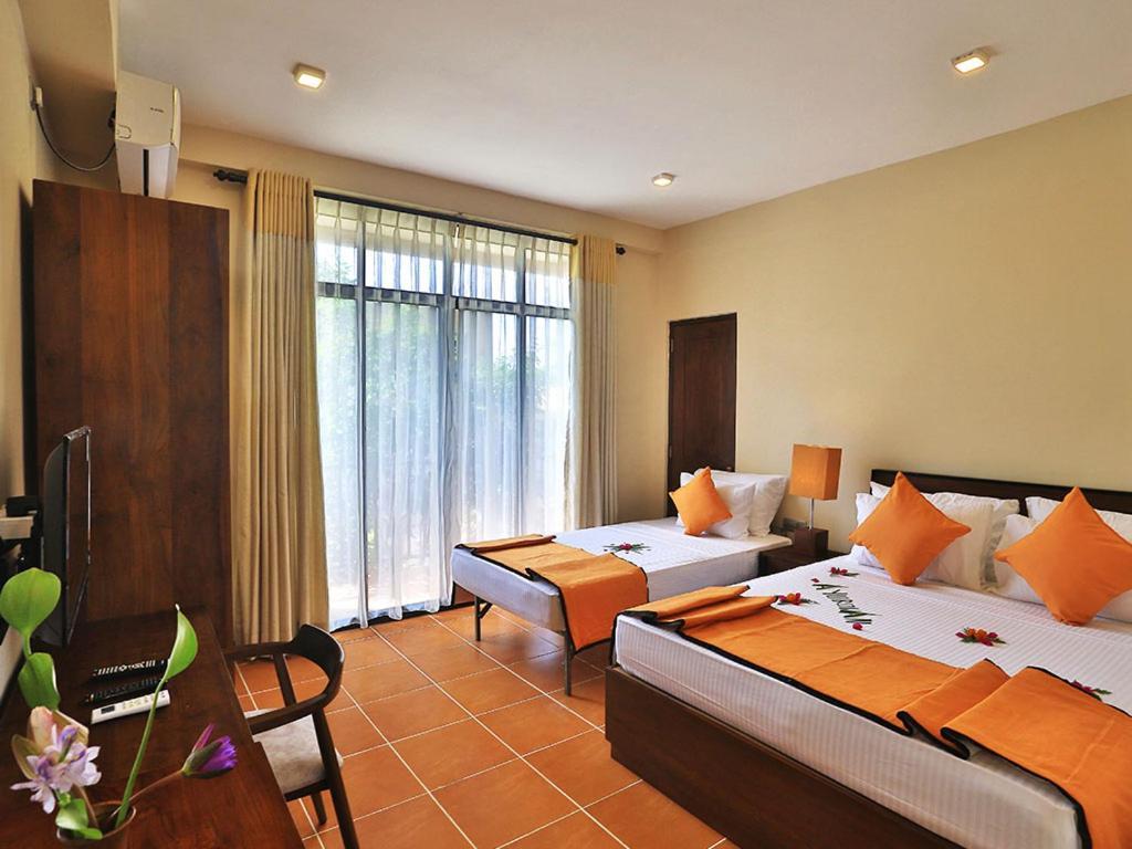 Lily'S Resort Habarana Exterior foto